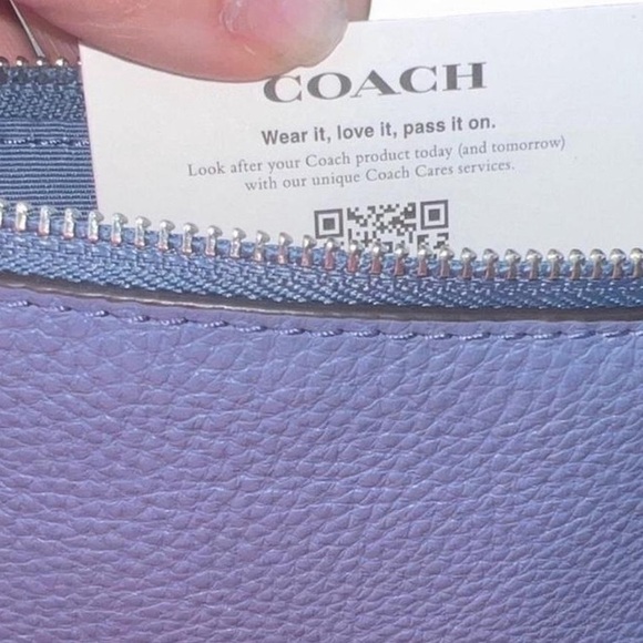 ✨ NWOT Coach Aquarius Zodiac Corner Zip Wristlet - Picture 7 of 7